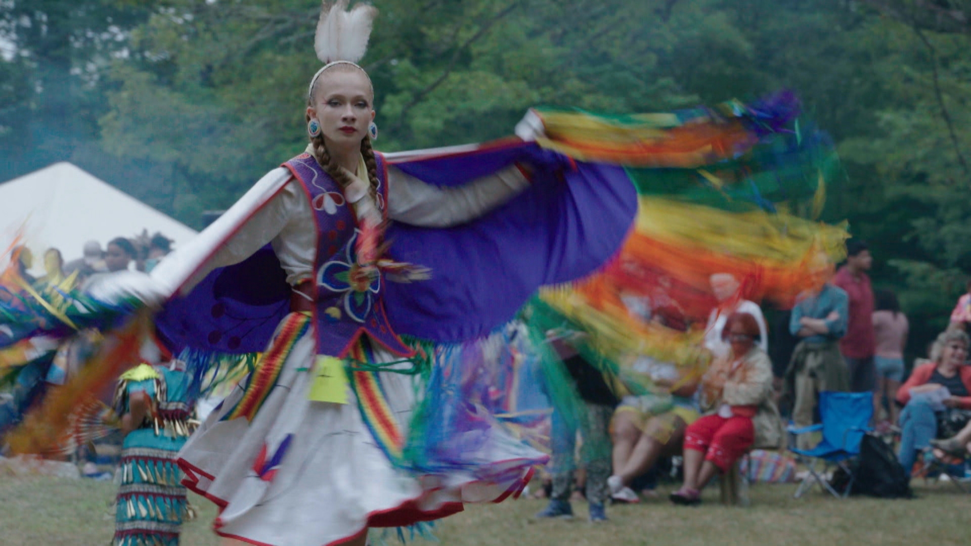 Bening Thunder, Sherente Harris dancing